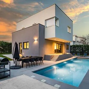  Villa Aida - 4 Bedroom Luxury With Large Private Pool 4k Projector And Jacuzzi Kroatien